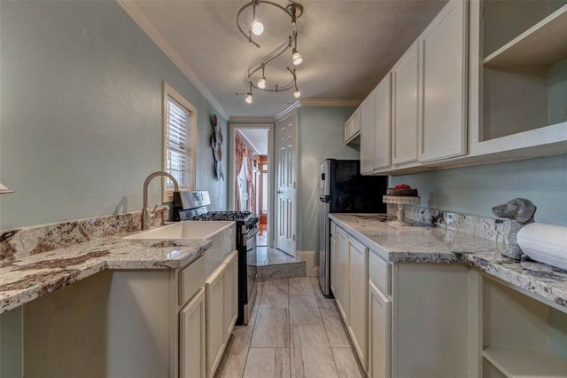 146 2nd Street, Sugar Land, TX 77498