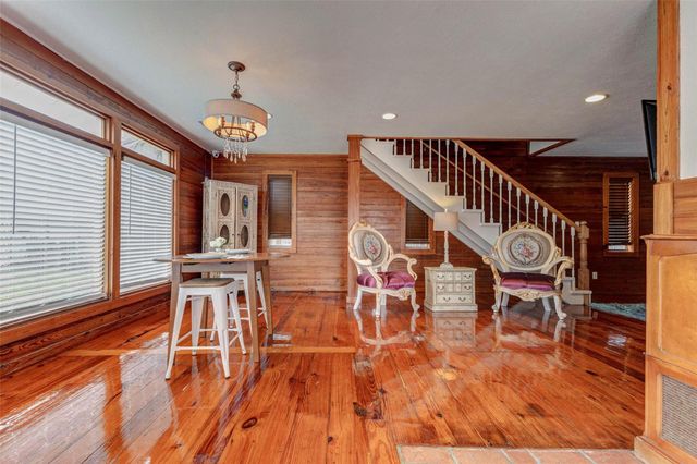 146 2nd Street, Sugar Land, TX 77498