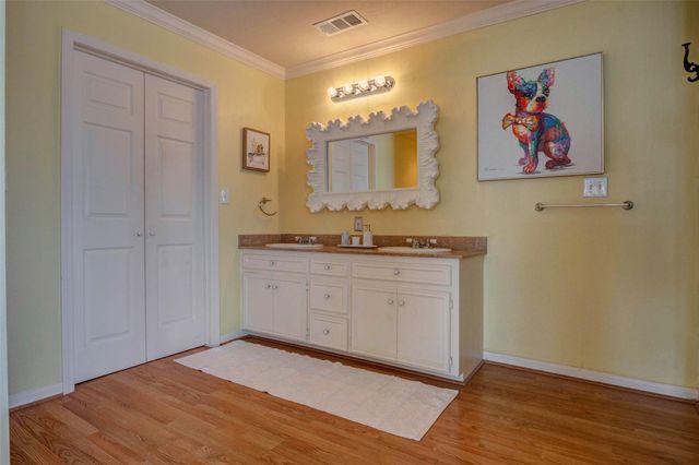 146 2nd Street, Sugar Land, TX 77498