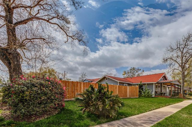 146 2nd Street, Sugar Land, TX 77498