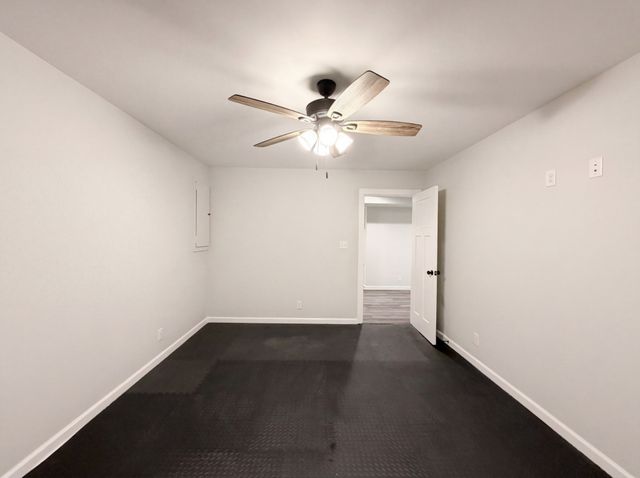 996 Gratton Rd, Clarksville, TN 37043