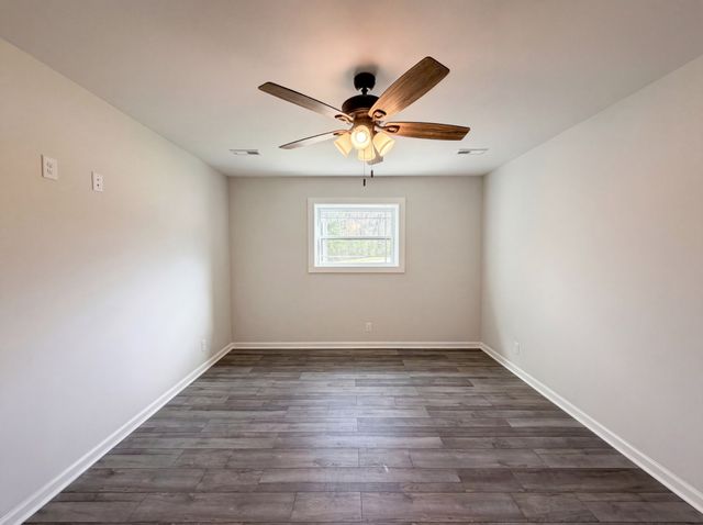 996 Gratton Rd, Clarksville, TN 37043