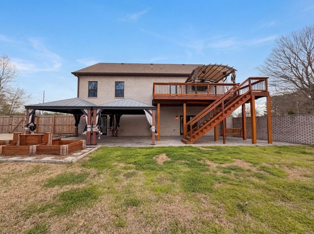 996 Gratton Rd, Clarksville, TN 37043