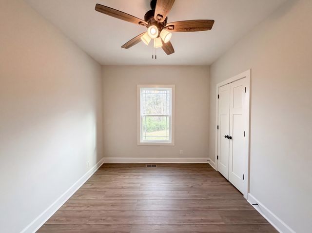 996 Gratton Rd, Clarksville, TN 37043