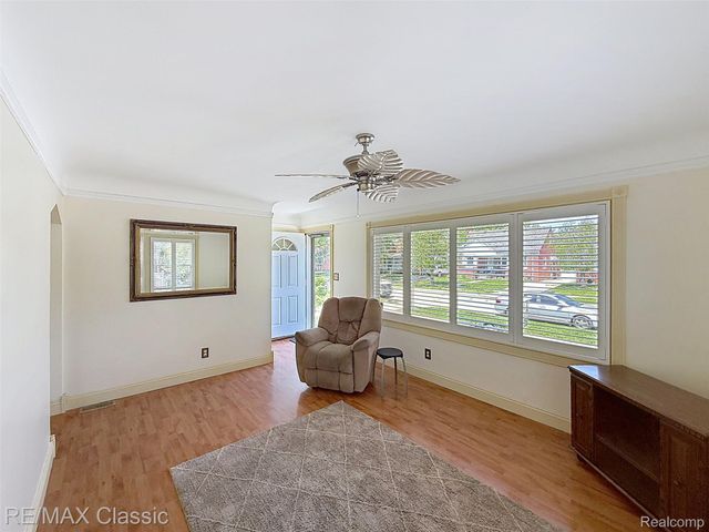 1757 Riverbank Street, Lincoln Park, MI 48146