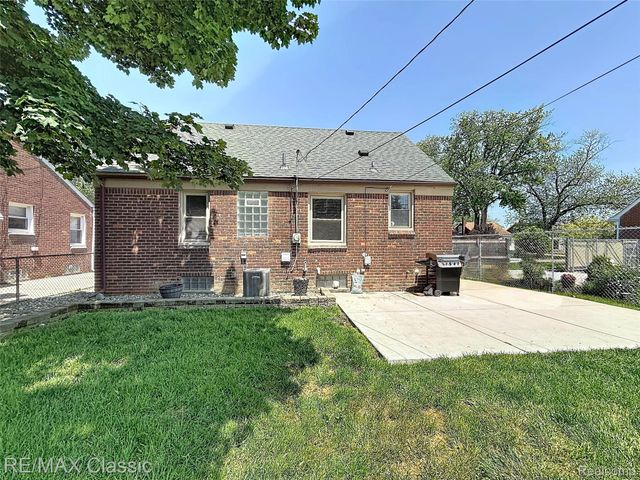 1757 Riverbank Street, Lincoln Park, MI 48146