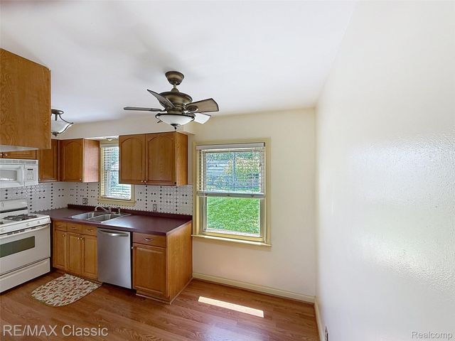 1757 Riverbank Street, Lincoln Park, MI 48146