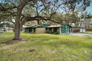 810 Mulberry Lane, Brazoria, TX 77422
