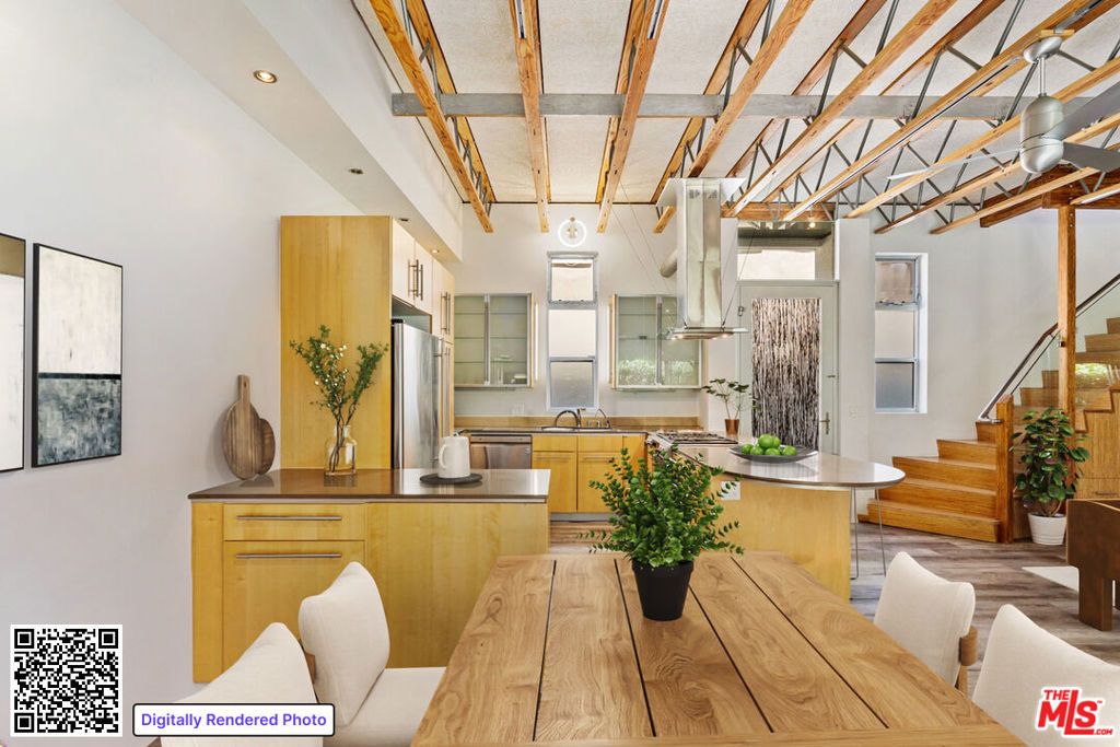 Image 10 of property listing at 621 San Juan Avenue A, Venice, CA 90291