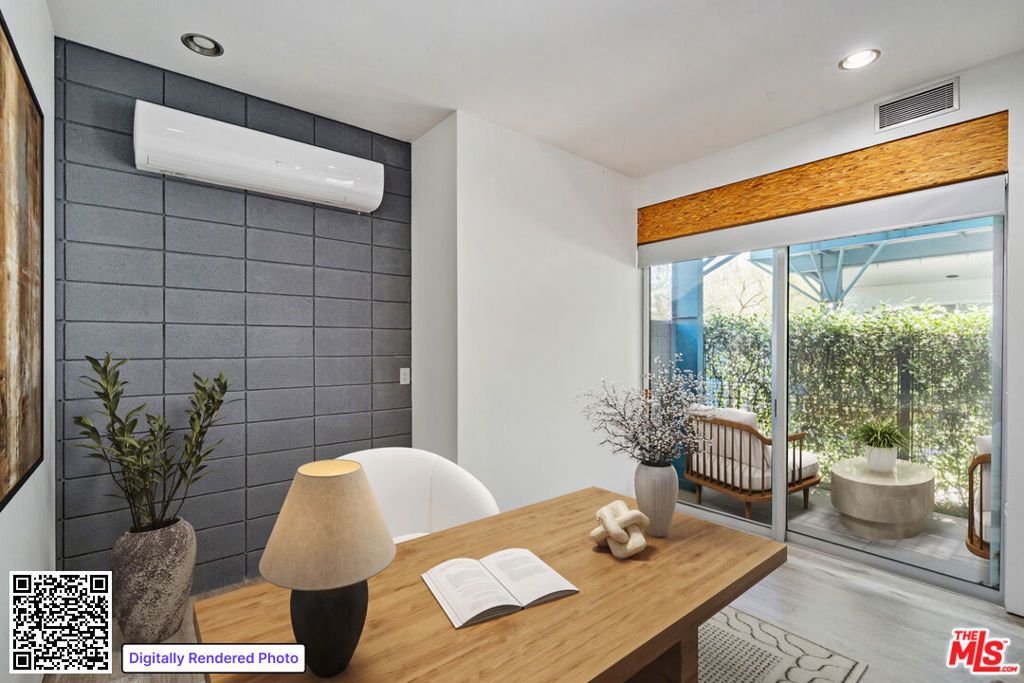 Image 12 of property listing at 621 San Juan Avenue A, Venice, CA 90291