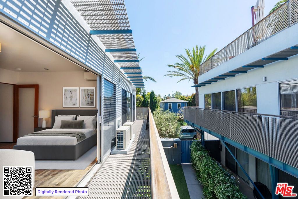 Image 22 of property listing at 621 San Juan Avenue A, Venice, CA 90291