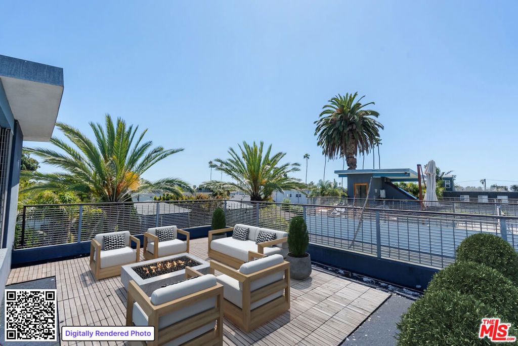 Image 25 of property listing at 621 San Juan Avenue A, Venice, CA 90291