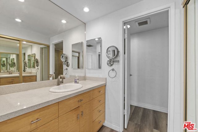 321 S San Vicente Boulevard 101, Los Angeles, CA 90048