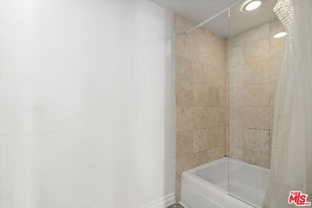 321 S San Vicente Boulevard 101, Los Angeles, CA 90048