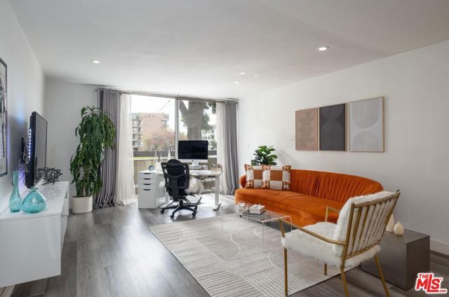 321 S San Vicente Boulevard 101, Los Angeles, CA 90048