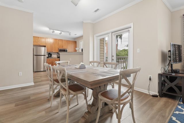 260 Seven Farms Unit 202, Charleston, SC 29492