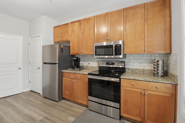 260 Seven Farms Unit 202, Charleston, SC 29492