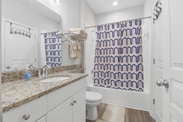 260 Seven Farms Unit 202, Charleston, SC 29492