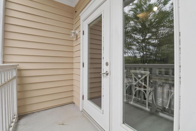 260 Seven Farms Unit 202, Charleston, SC 29492