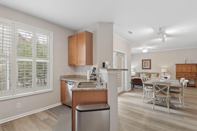 260 Seven Farms Unit 202, Charleston, SC 29492