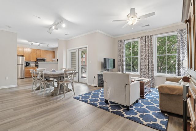 260 Seven Farms Unit 202, Charleston, SC 29492