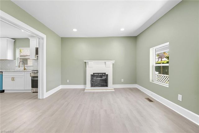 821 Moravia Street, Winston-salem, NC 27107