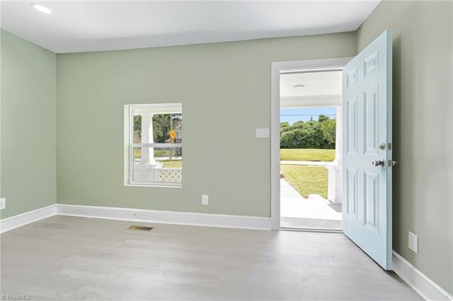 821 Moravia Street, Winston-salem, NC 27107