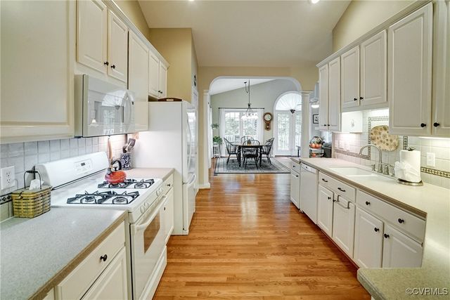 423 Elm Creek Dr, Manakin Sabot, VA 23103