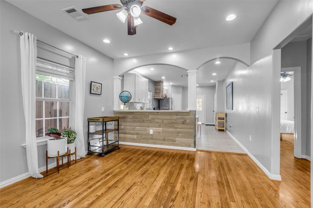 713 Mcintosh Street, Houston, TX 77009