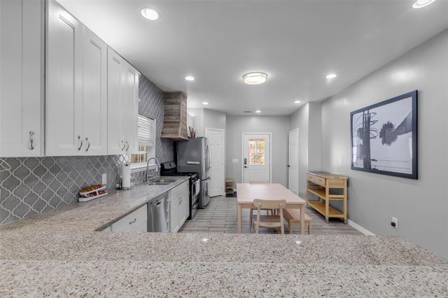 713 Mcintosh Street, Houston, TX 77009