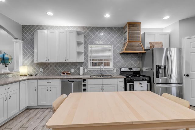 713 Mcintosh Street, Houston, TX 77009