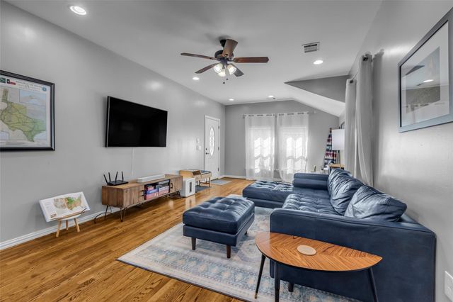 713 Mcintosh Street, Houston, TX 77009