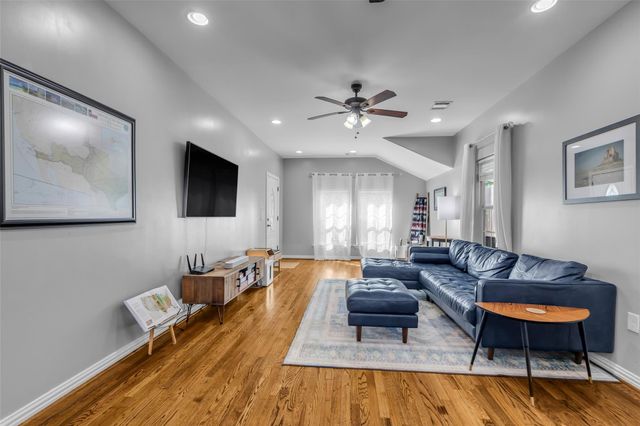 713 Mcintosh Street, Houston, TX 77009