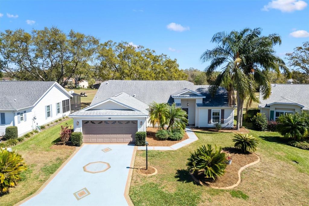 Image 3 of property listing at 3909 RIVER CREST CIRCLE, Leesburg, FL 34748