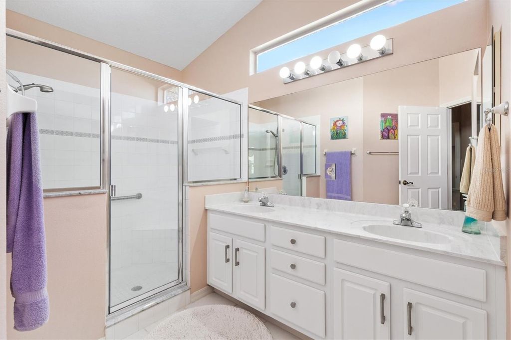 Image 25 of property listing at 3909 RIVER CREST CIRCLE, Leesburg, FL 34748