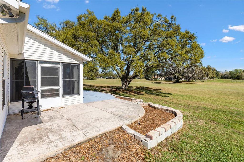 Image 33 of property listing at 3909 RIVER CREST CIRCLE, Leesburg, FL 34748