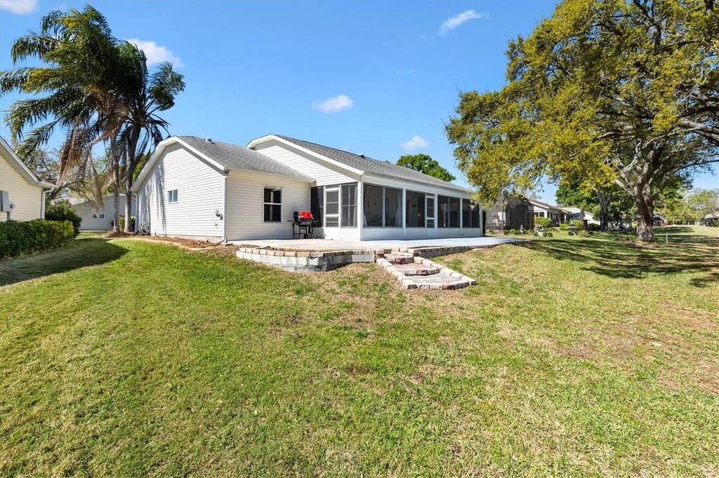 Image 35 of property listing at 3909 RIVER CREST CIRCLE, Leesburg, FL 34748