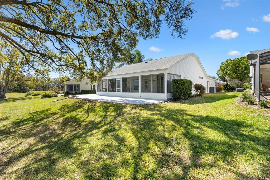 Image 37 of property listing at 3909 RIVER CREST CIRCLE, Leesburg, FL 34748