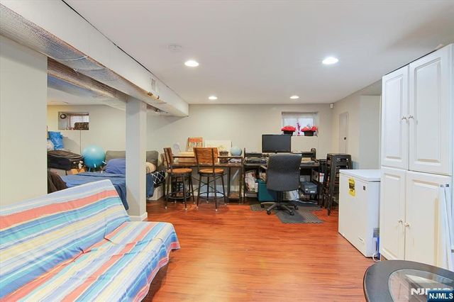 29 Van Ness Terrace, Maplewood, NJ 07040