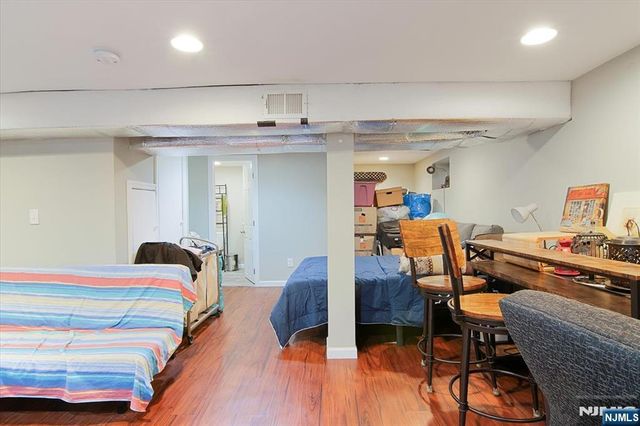 29 Van Ness Terrace, Maplewood, NJ 07040