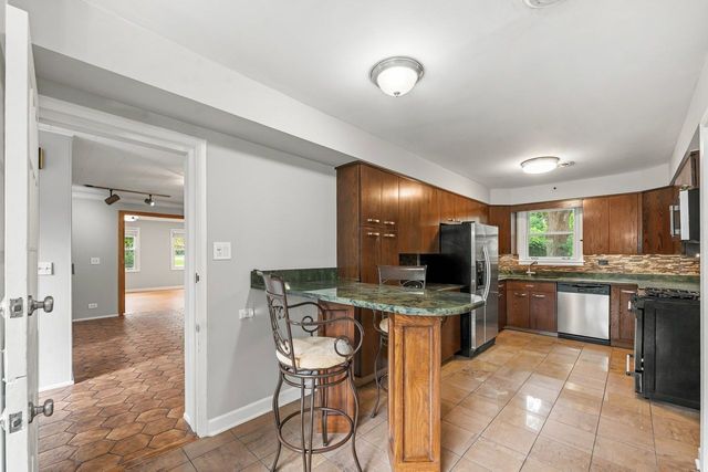 311 N Mac Arthur Boulevard, Mount Prospect, IL 60056