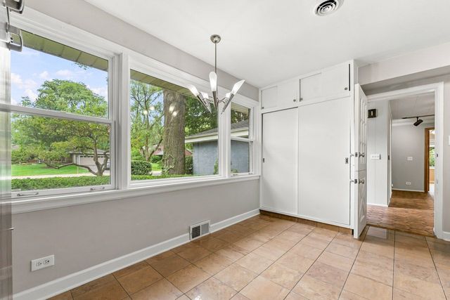 311 N Mac Arthur Boulevard, Mount Prospect, IL 60056