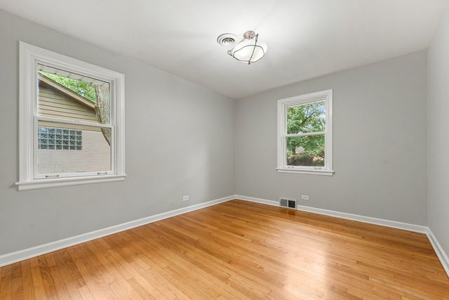 311 N Mac Arthur Boulevard, Mount Prospect, IL 60056