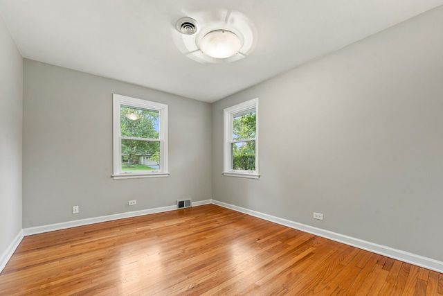 311 N Mac Arthur Boulevard, Mount Prospect, IL 60056