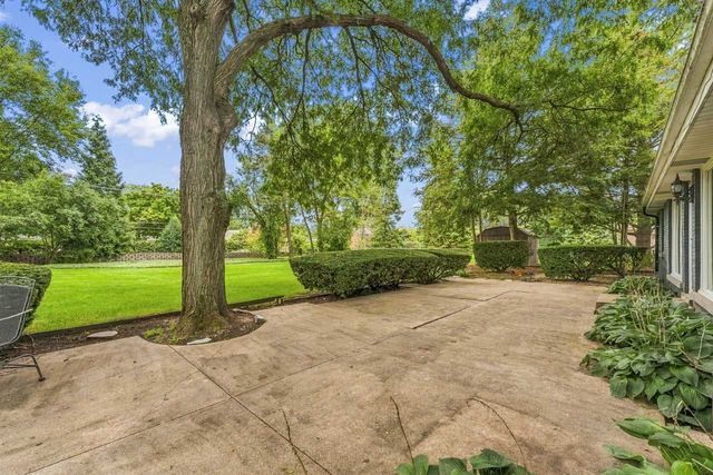 311 N Mac Arthur Boulevard, Mount Prospect, IL 60056