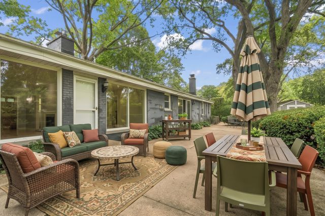 311 N Mac Arthur Boulevard, Mount Prospect, IL 60056