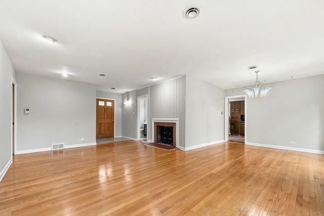 311 N Mac Arthur Boulevard, Mount Prospect, IL 60056