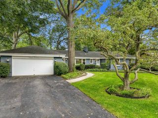 311 N Mac Arthur Boulevard, Mount Prospect, IL 60056
