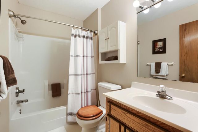 7901 Lilac Lane, Victoria, MN 55386