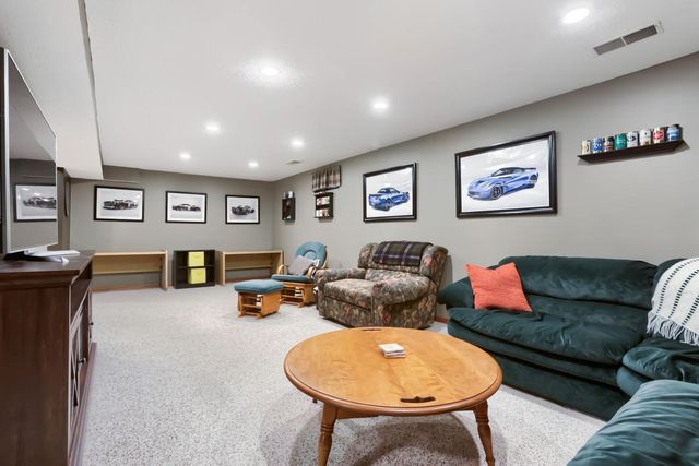 7901 Lilac Lane, Victoria, MN 55386